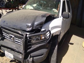 2006 HONDA RIDGELINE, WHITE, RTS MODEL, 3.5L, AT,  4WD.   A26316